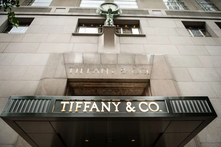 Tiffany’s NYC Flagship Store Escapes Damage From Nearby Fire