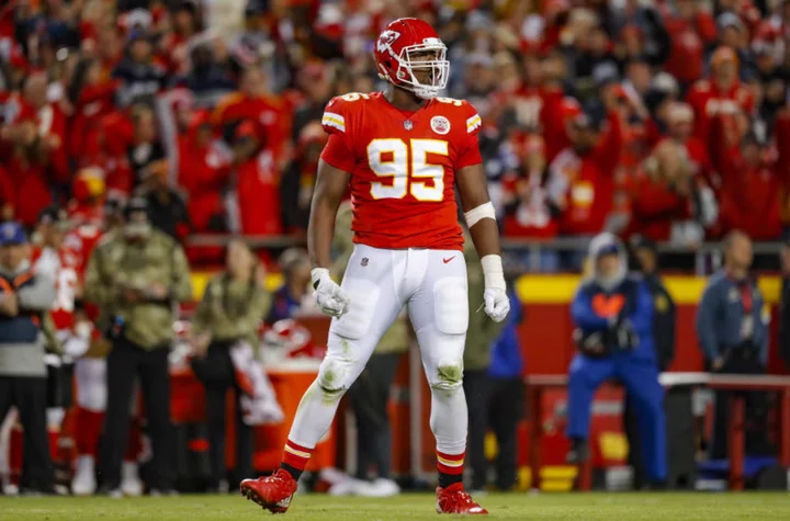 Adam Schefter gives Chiefs fans reason for hope on Chris Jones deal