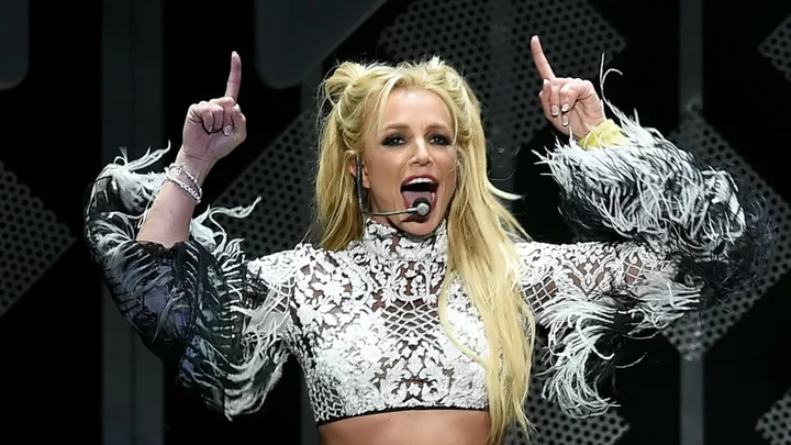 Britney Spears dances with knives in worrying new Instagram clip